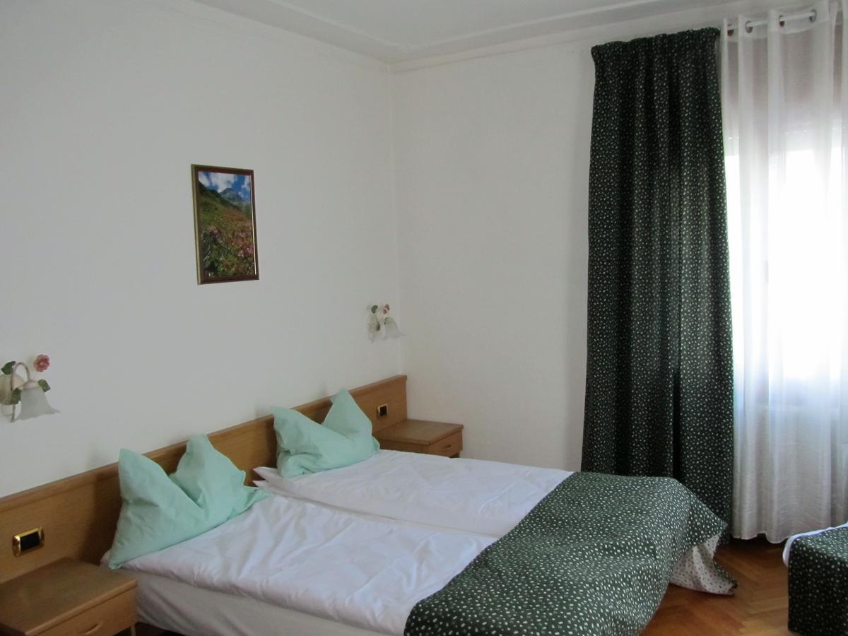 Green Base Hotel B&B Malè Buitenkant foto
